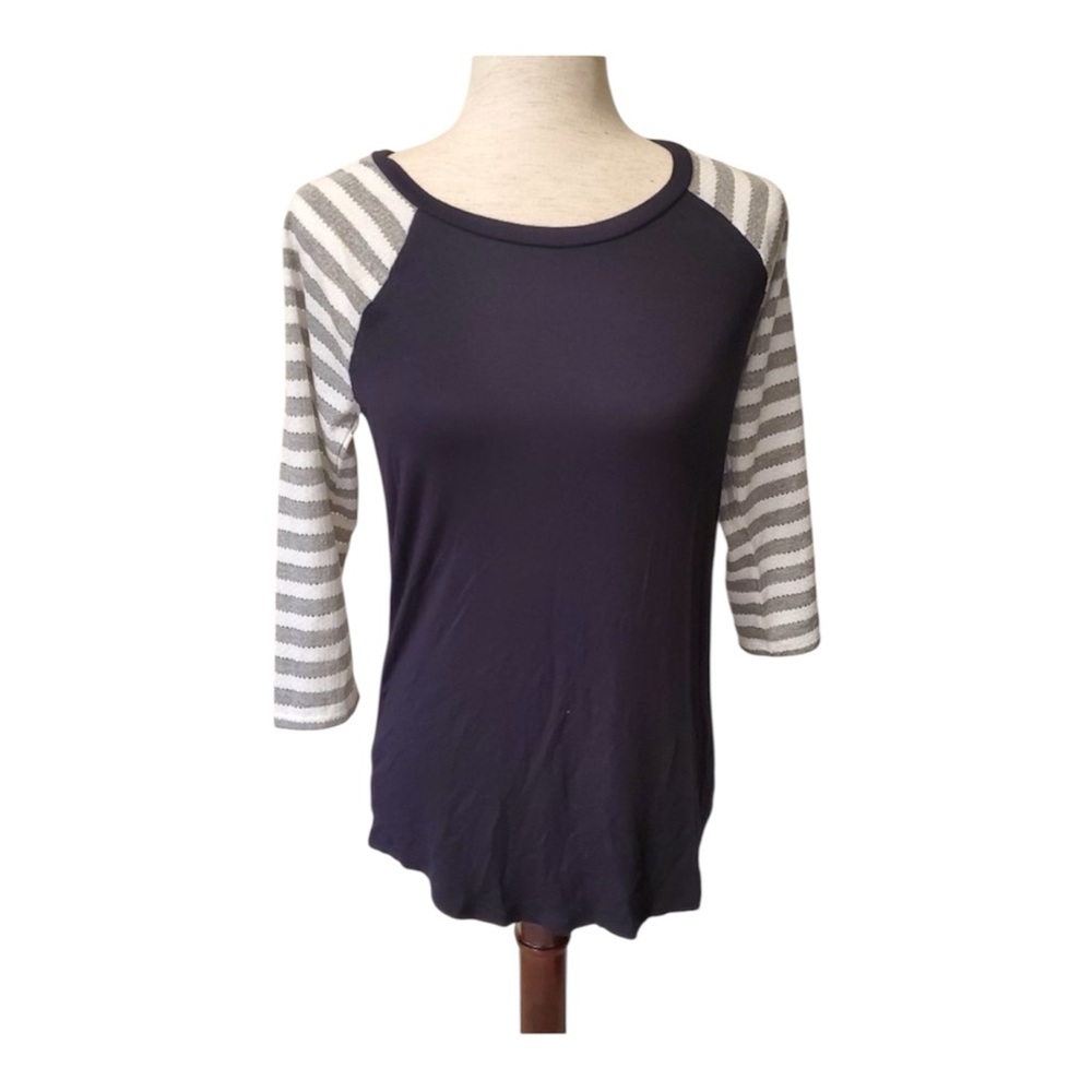 Maurices Black and Gray Striped Long Sleeve Tee
